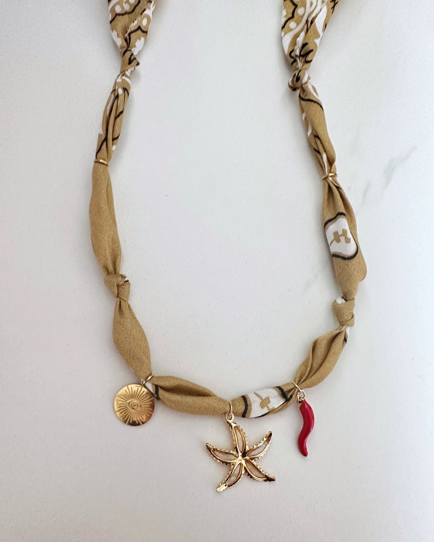 Collier Camargue